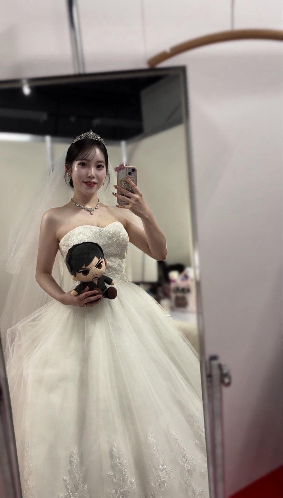 世嘉如龙20 周年活动，粉丝与桐生一马纸板立牌举行特别婚礼