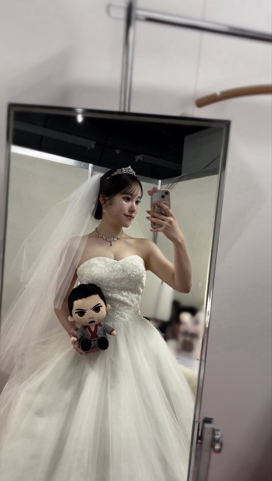 世嘉如龙20 周年活动，粉丝与桐生一马纸板立牌举行特别婚礼