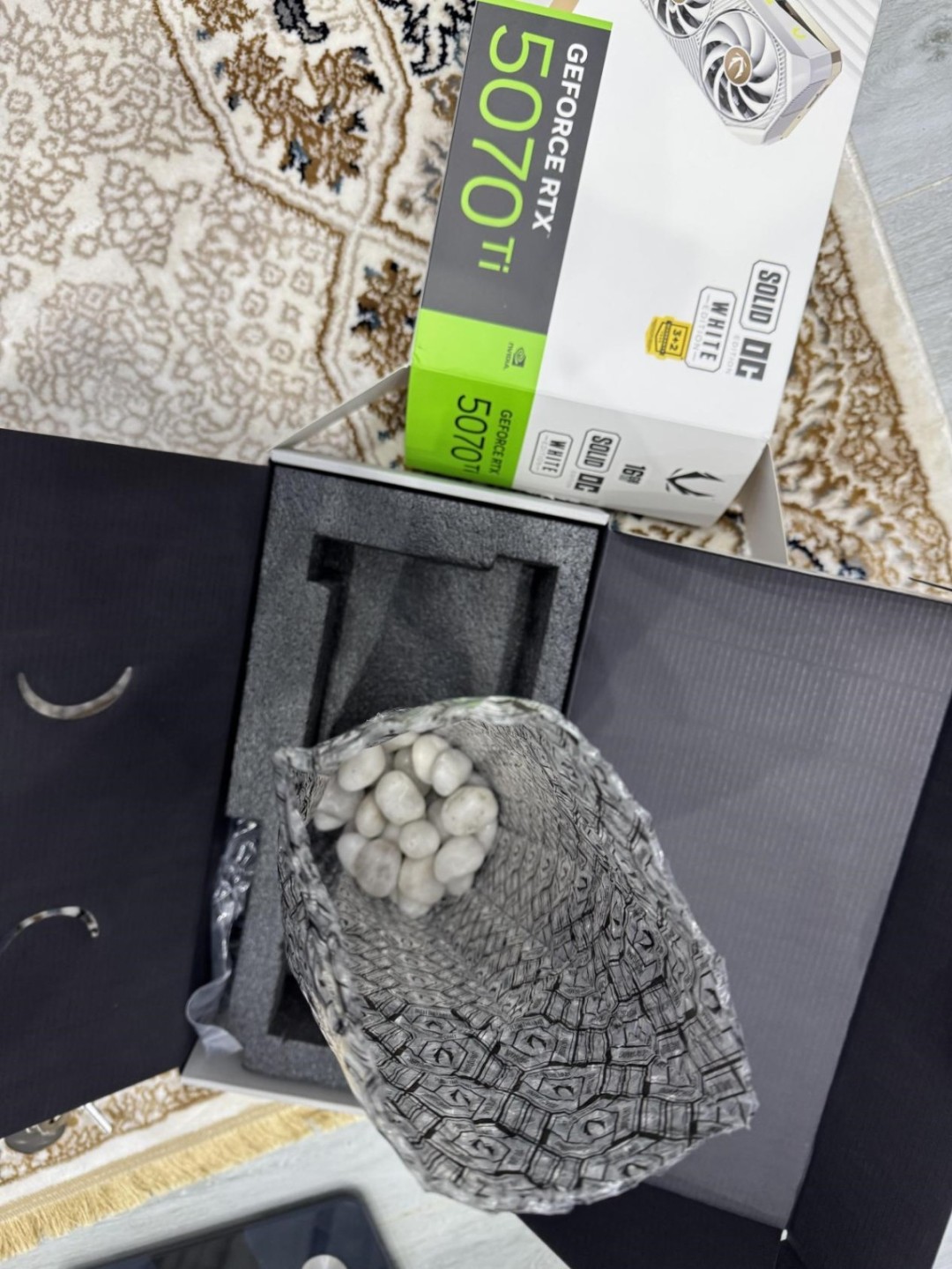 亚马逊显卡调包骗局再现！买RTX 50系列记得录开箱视频