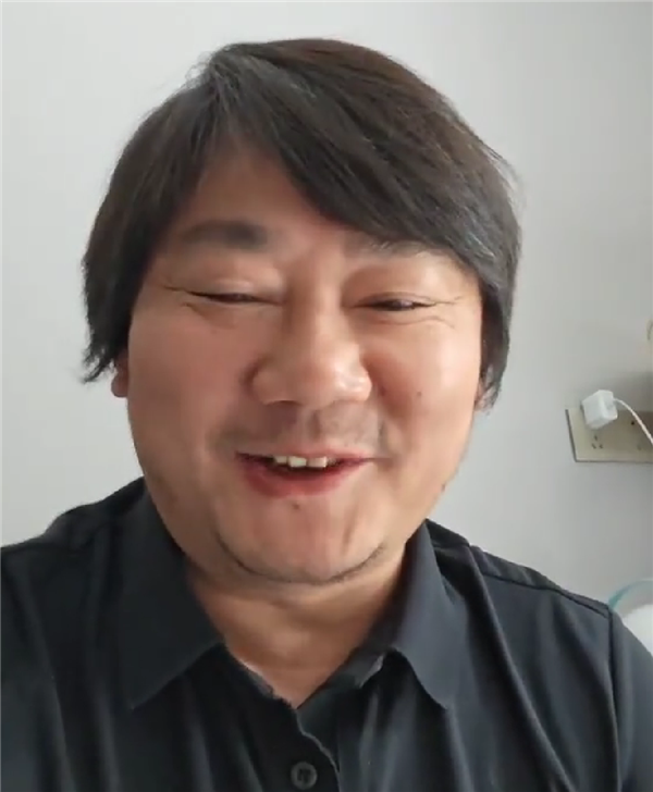 张雪儿子同学运动会上向其介绍业务求做机车供应商